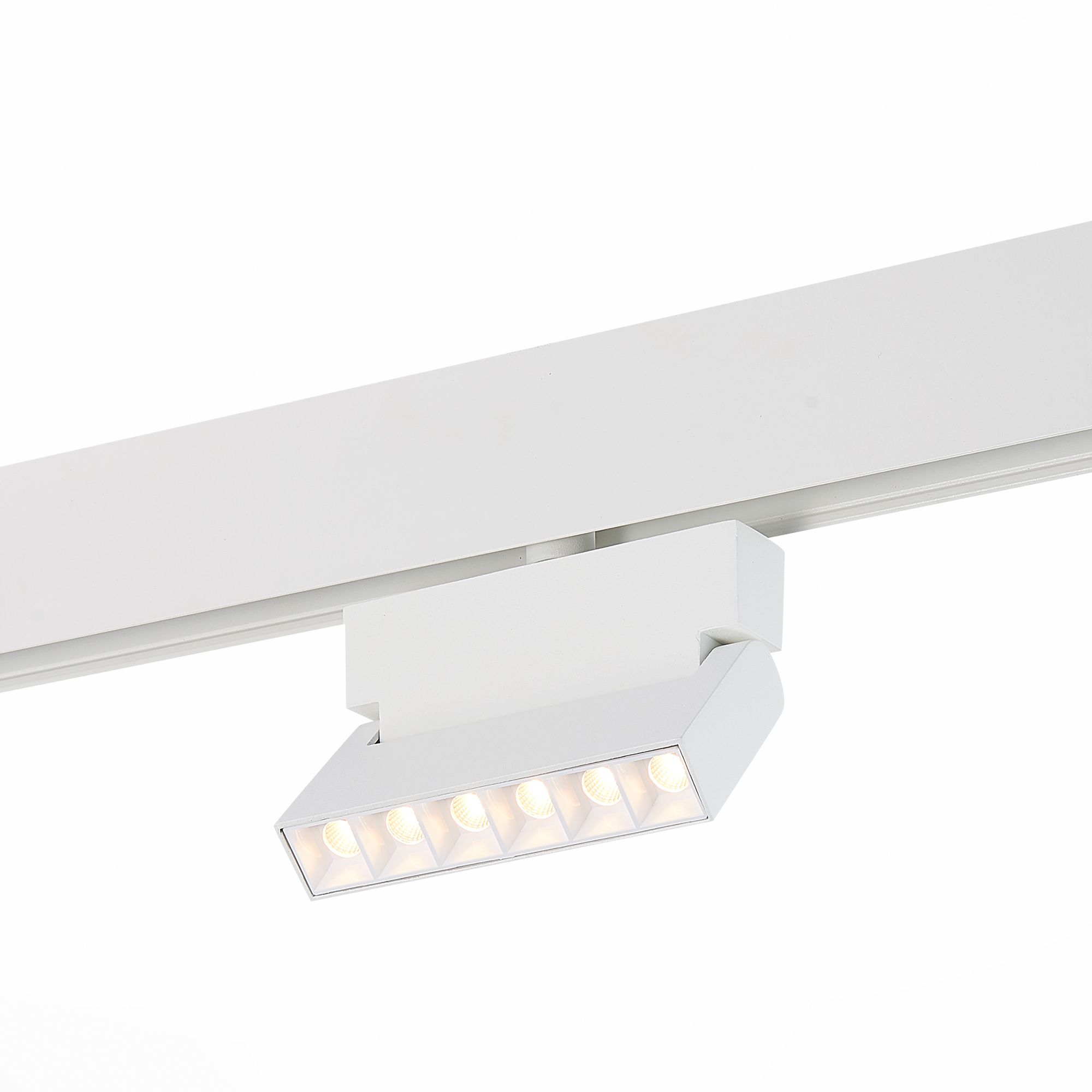 ST362.536.06 Магнитный трековый светильник белый LED 1*6W 3000K 532Lm Ra>80 36° IP20 L120xW22xH134 4 СКАЙЛАЙН 48V